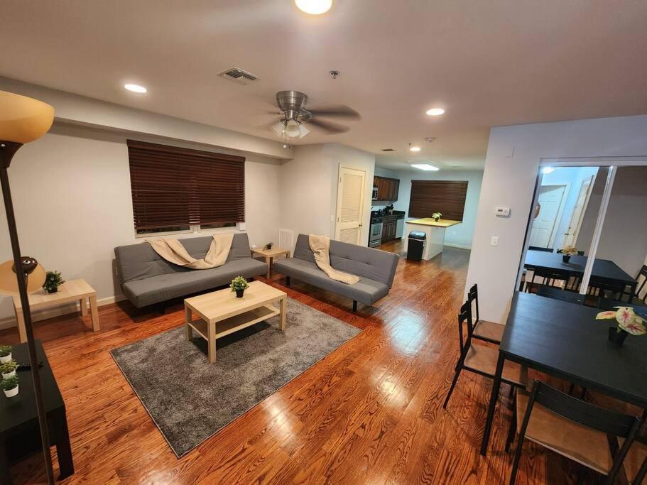 Luxury 2 Bed Apt, Mins To Nyc! Union City Exterior photo